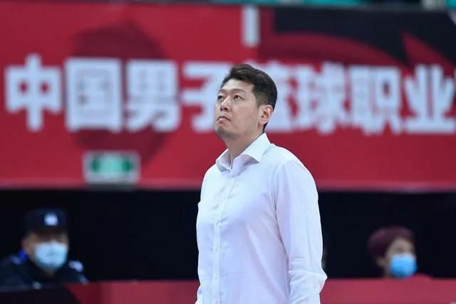调教小sao货撅起打屁股视频